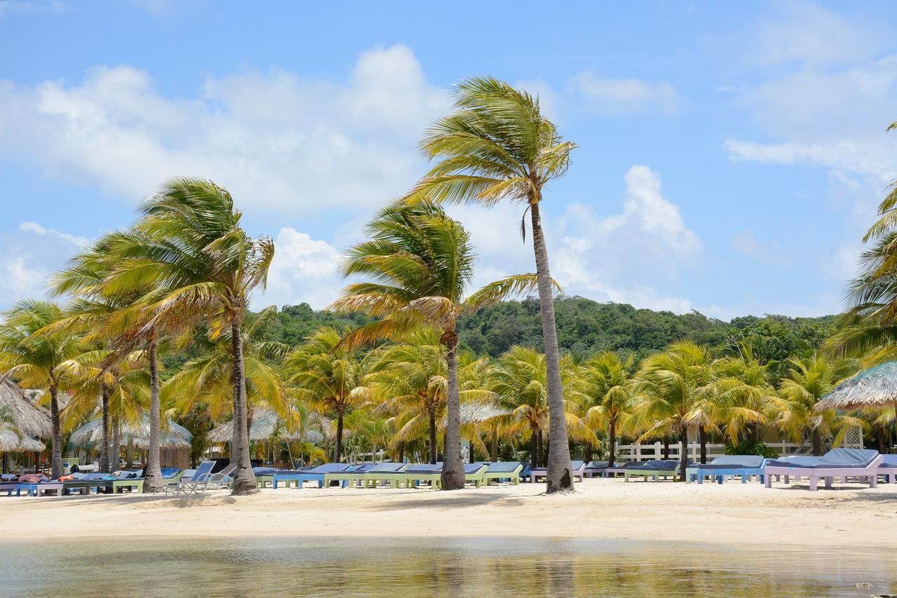 Las Palmas Beach Hotel Dixon Cove Экстерьер фото
